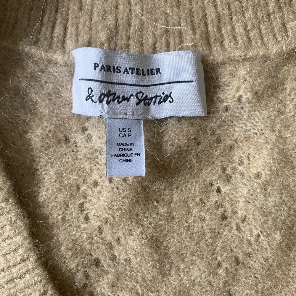 & Other Stories Alpaca Blend Cropped Sweater - Picture 2 of 3
